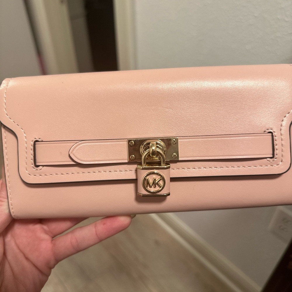 NWOT Michael Kors Hamilton Legacy Large Leather
Wallet, Rose/Pink, RARE